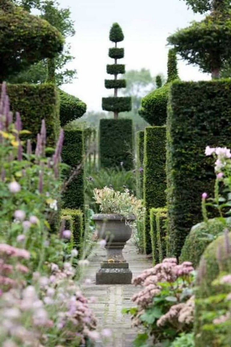 23+ Wonderful Whimsical Garden Ideas - Page 14 of 24